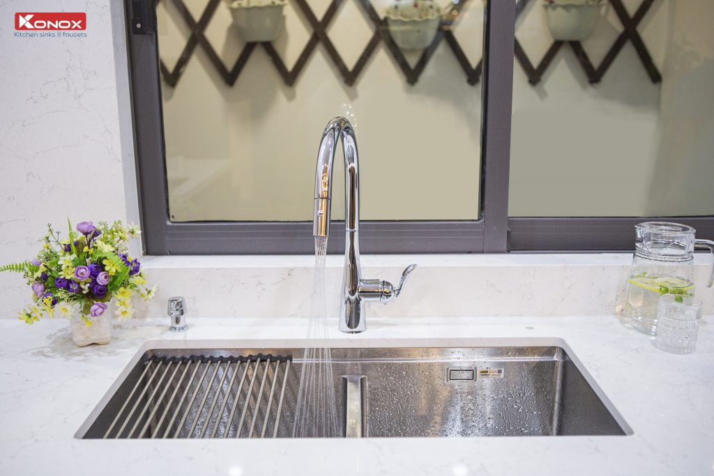 vòi rửa bát cao cấp Konox