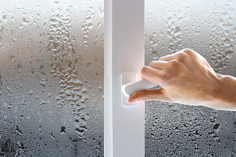 chậu rửa bát đổ mồ hôi