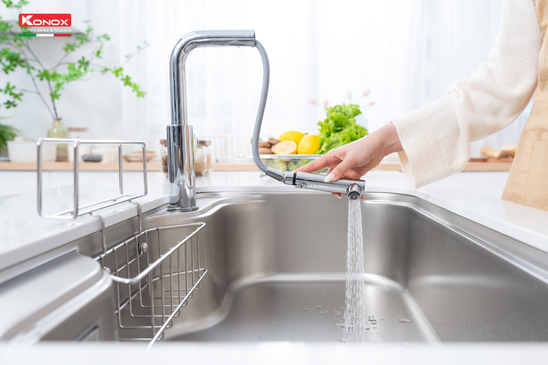 vòi rửa bát dây rút nào tốt