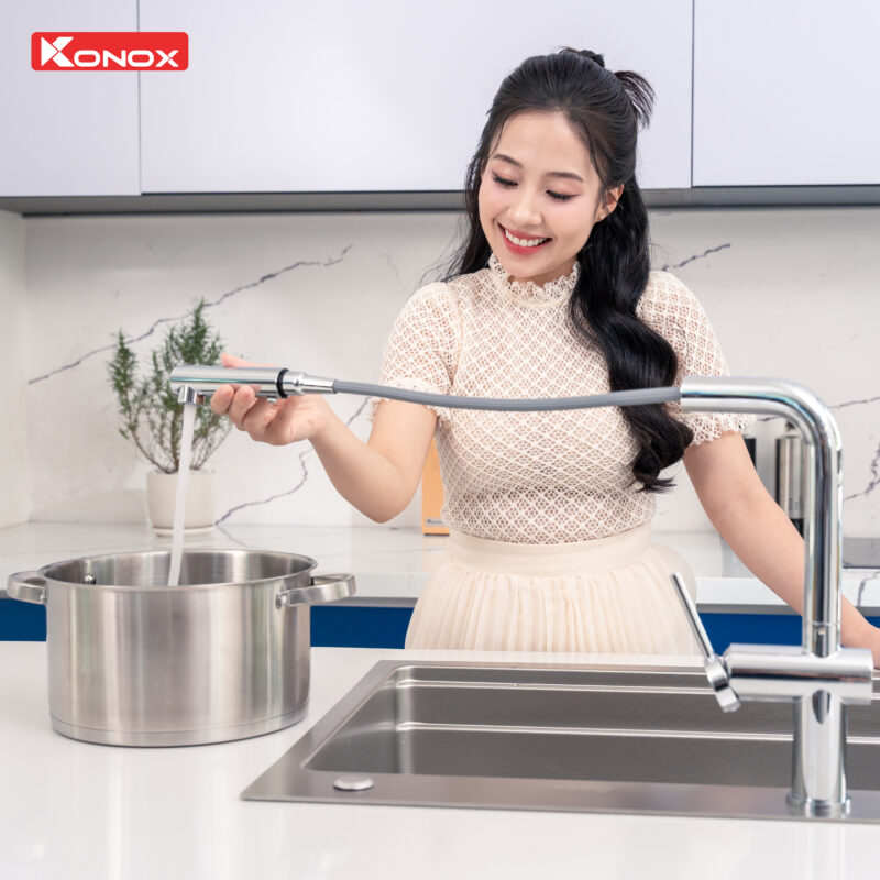 Vòi rửa bát dây rút nóng lạnh Konox Stream Chrome