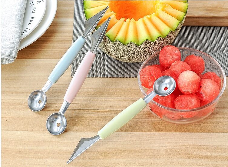 Cách gọt trái cây dùng muỗng múc