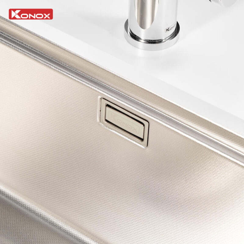 bề mặt bồn rửa chén inox 1 ngăn chống xước Konox Dekor 8044SU